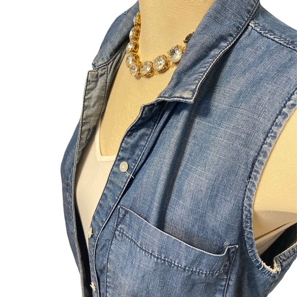 COPY - SNEAK PEEK Size Medium Sleeveless Button-up Top or Vest - Picture 5 of 9